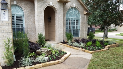 Seasonal Flowers & Mulch Photo